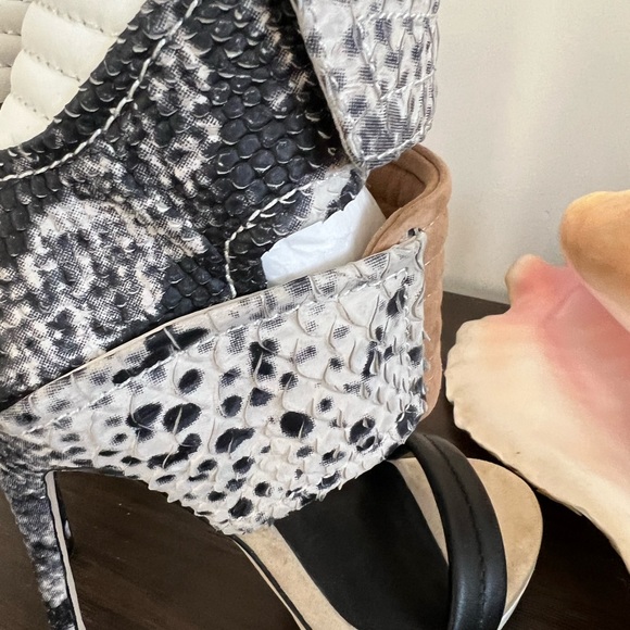 Mia Limited Edition genuine leather heels sandals - Picture 9 of 12